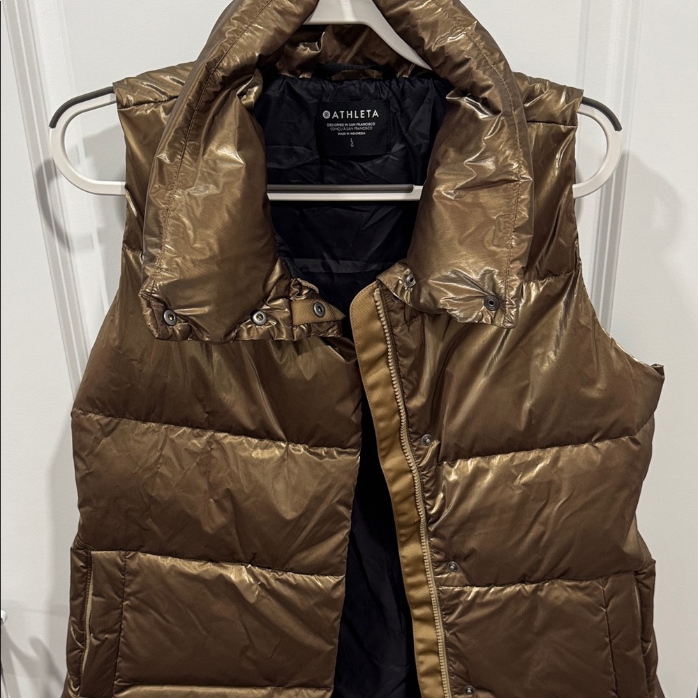 Athleta Women's Shiny gold Vest